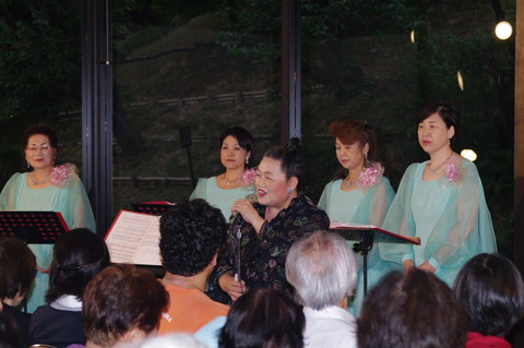 網谷ヒデ子さんとともしびのみなさん