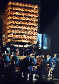 かっちゃ─戦闘態勢にはいったところ